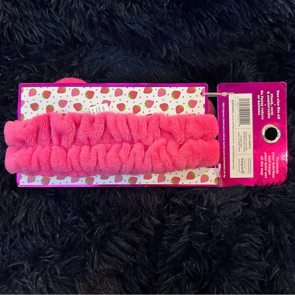 Dabney Lee Strawberry Gift Set - Picture 12 of 13